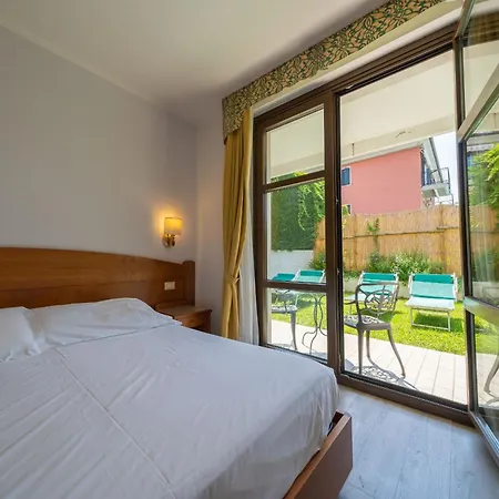 Hotel Smeraldo Lazise Exterior photo