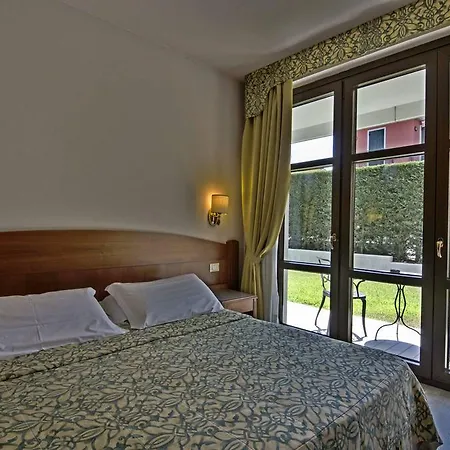 Hotel Smeraldo Lazise Exterior photo